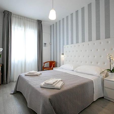 Hotel La Perla Rimini Dış mekan fotoğraf