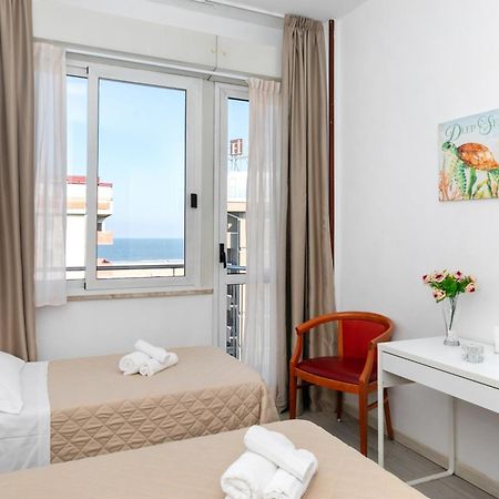 Hotel La Perla Rimini Dış mekan fotoğraf