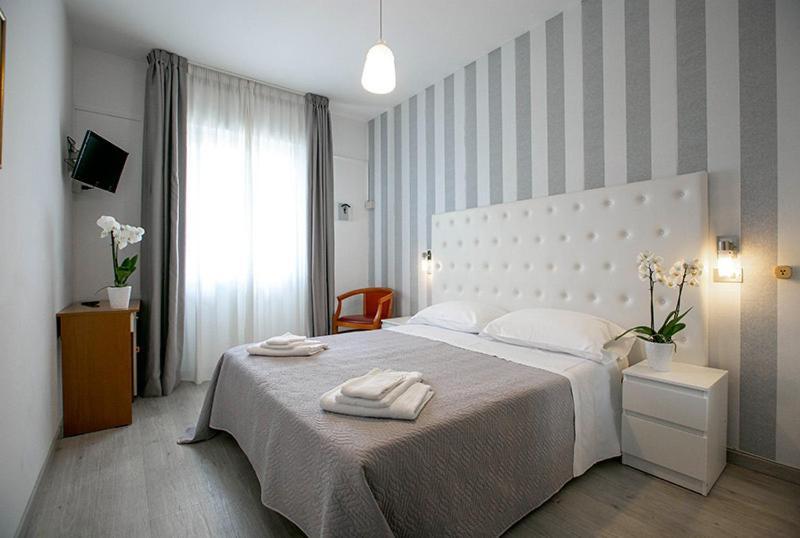 Hotel La Perla Rimini Dış mekan fotoğraf