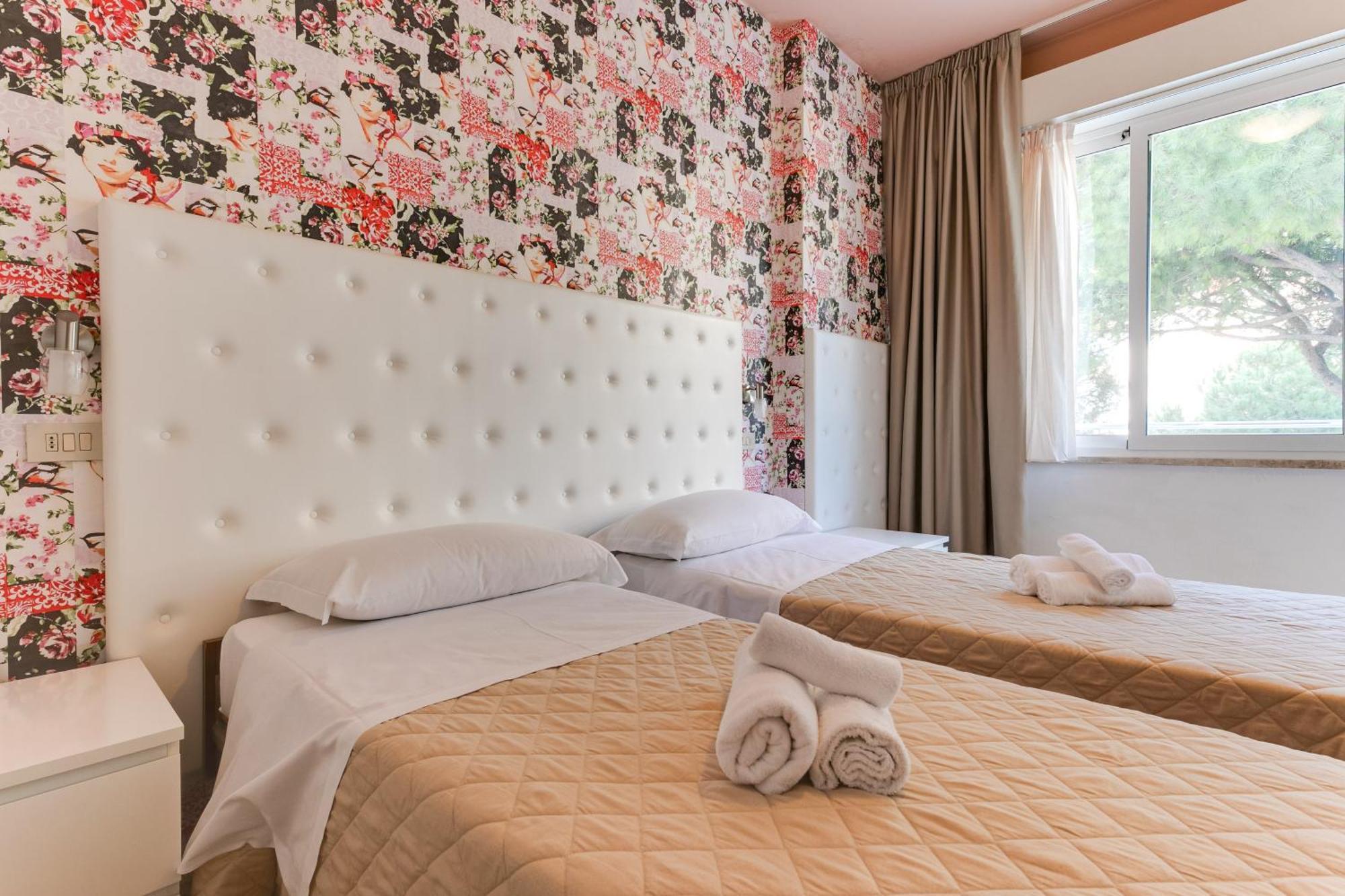 Hotel La Perla Rimini Dış mekan fotoğraf