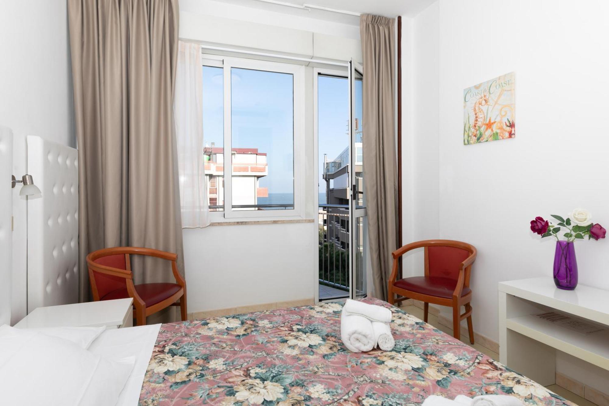 Hotel La Perla Rimini Dış mekan fotoğraf