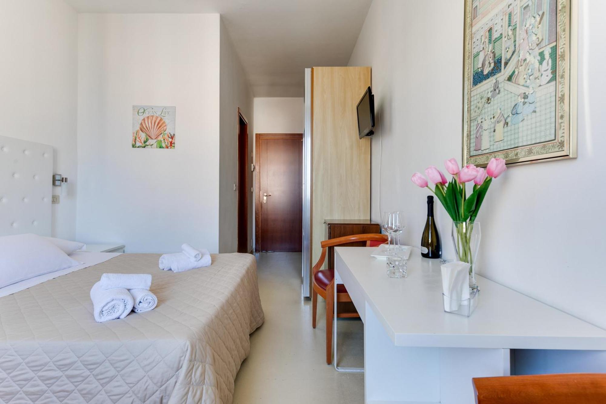 Hotel La Perla Rimini Dış mekan fotoğraf