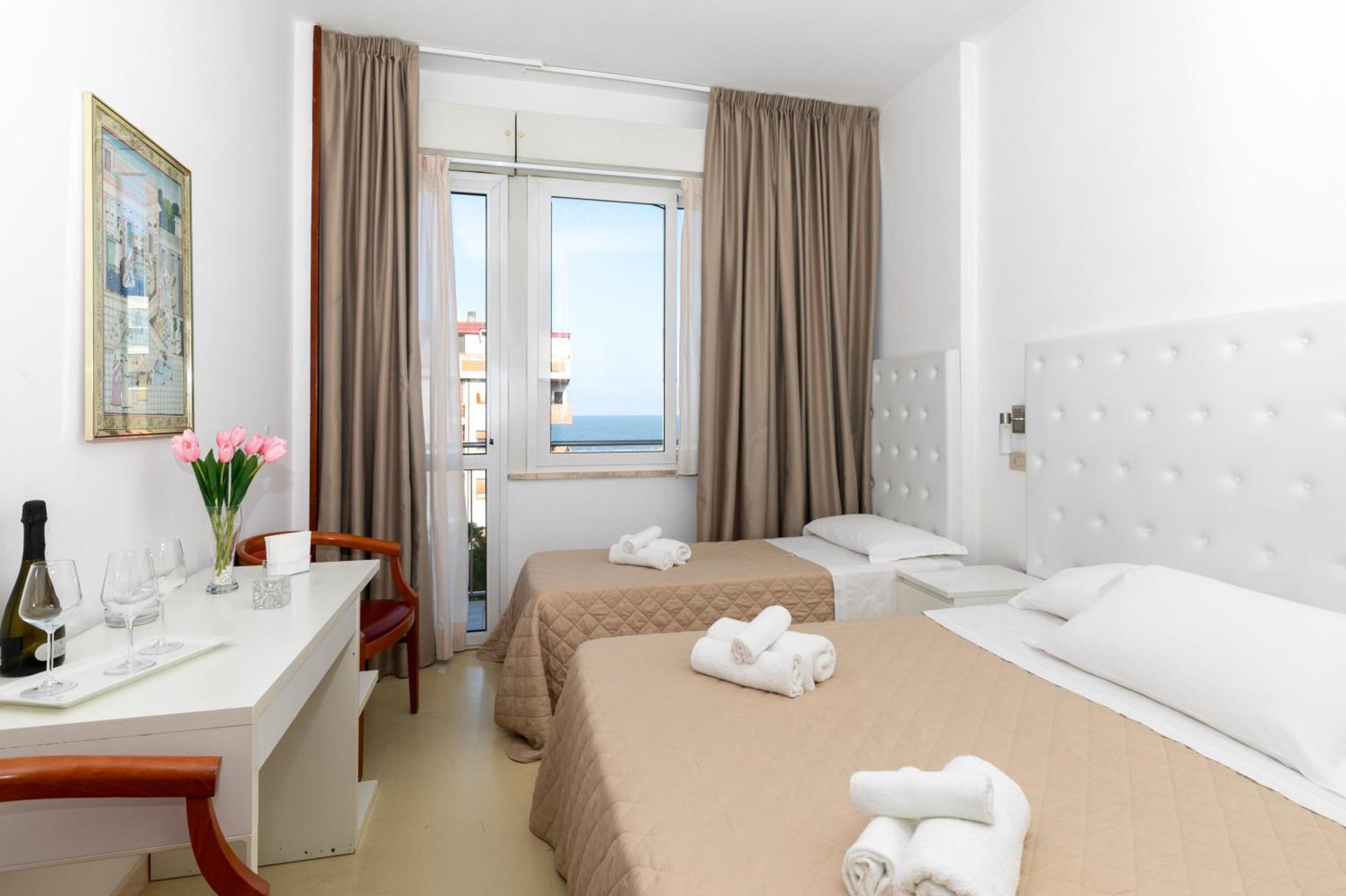 Hotel La Perla Rimini Dış mekan fotoğraf