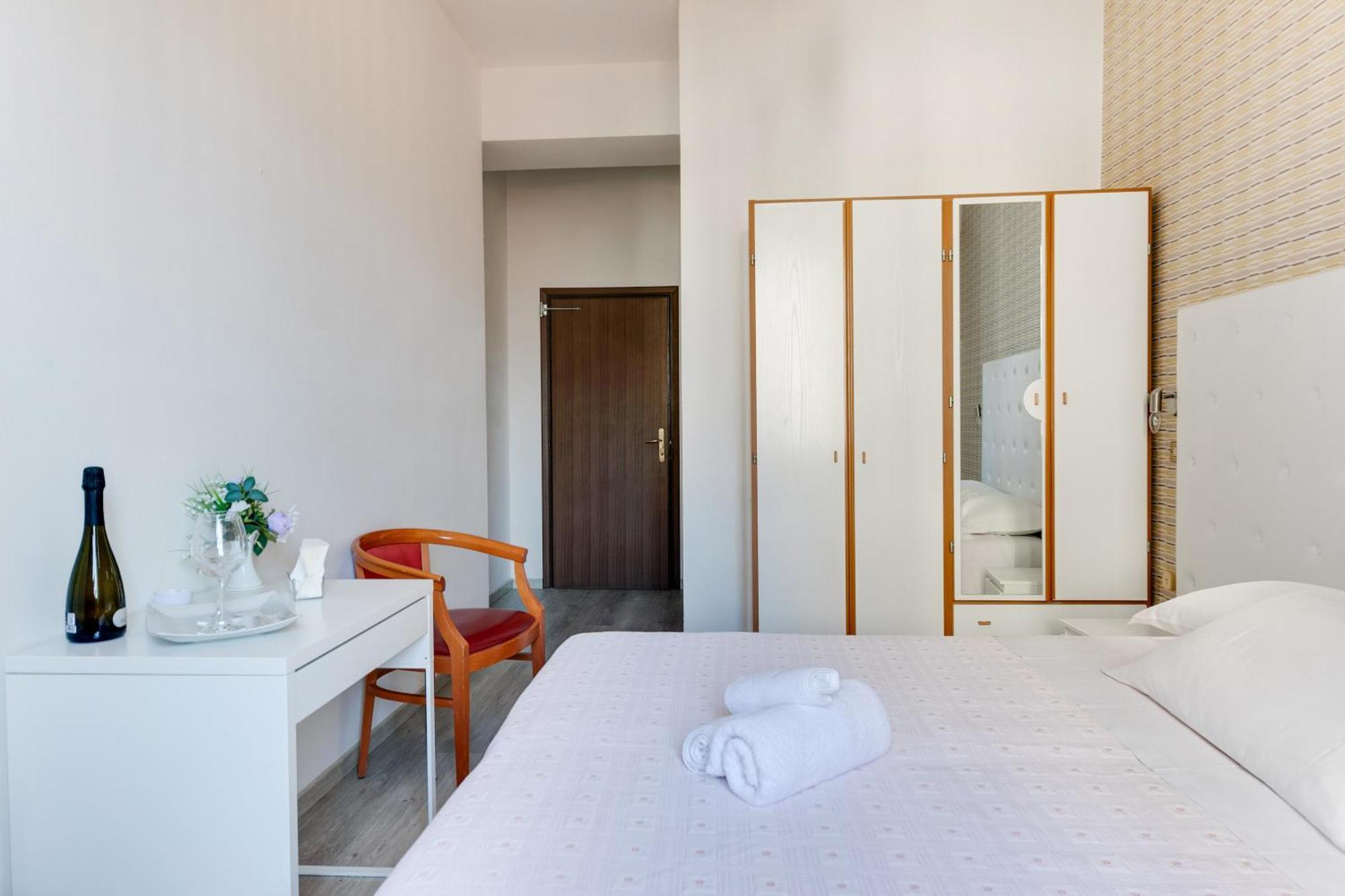 Hotel La Perla Rimini Dış mekan fotoğraf