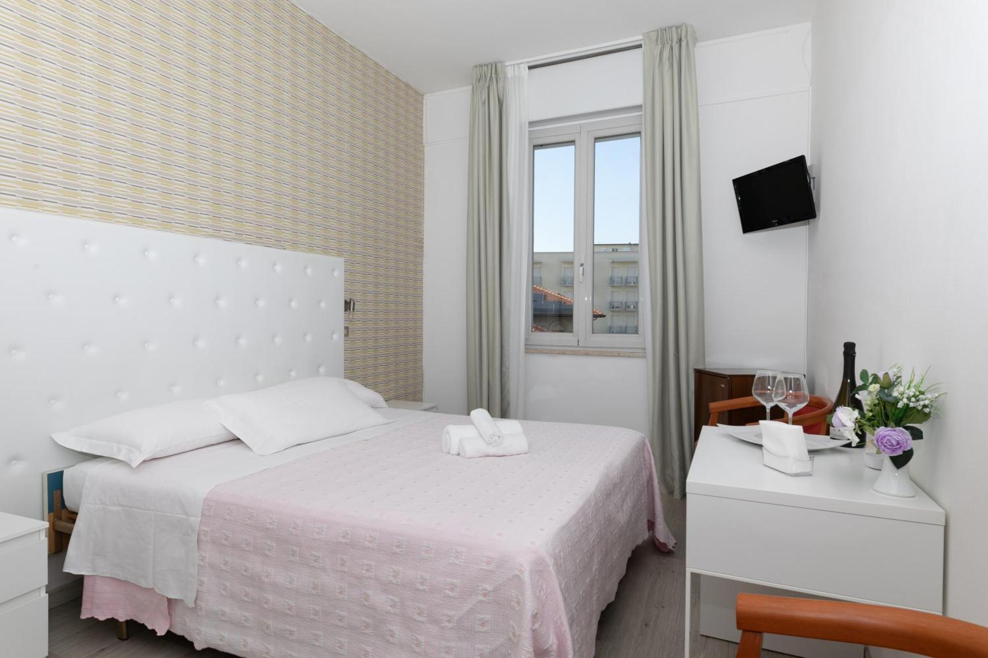 Hotel La Perla Rimini Dış mekan fotoğraf
