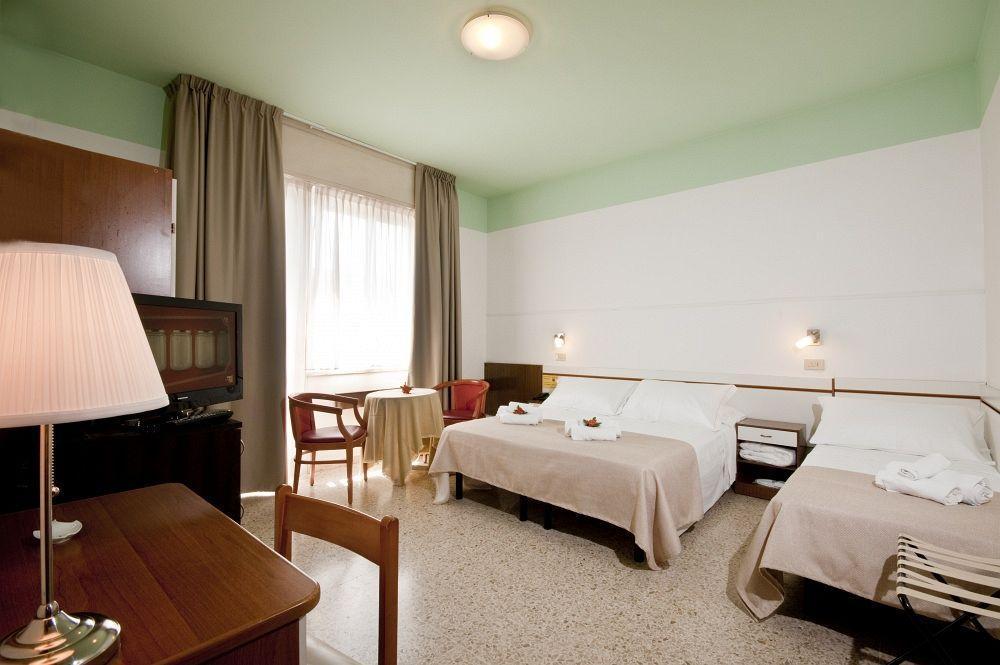 Hotel La Perla Rimini Dış mekan fotoğraf