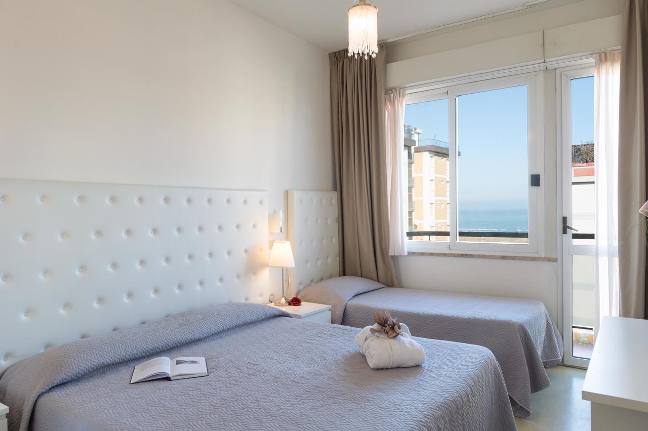 Hotel La Perla Rimini Dış mekan fotoğraf